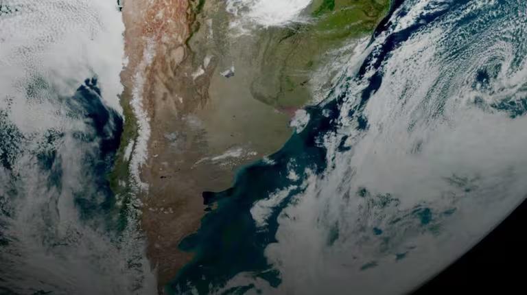 Fotografía capturada por el GOES-16 del planeta Tierra.