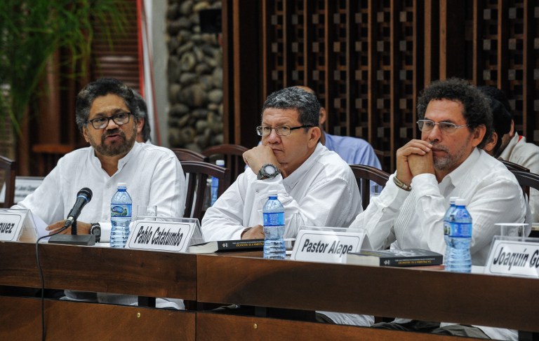 FARC se compromete por primera vez a reparar víctimas, dice presidente Santos