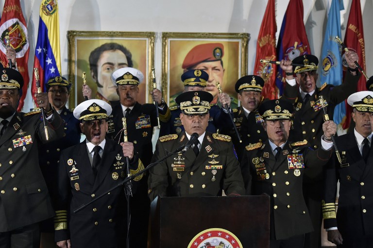 Militares anuncian su respaldo a Nicolás Maduro