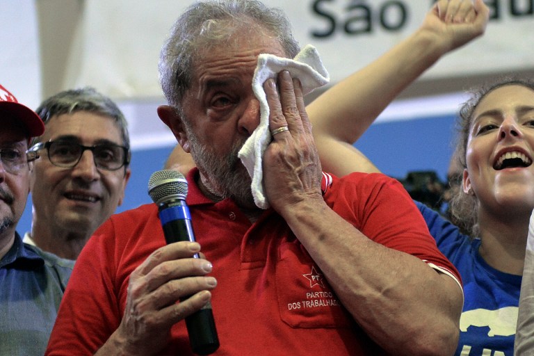 Lula dice que responderá a las &quot;ofensas&quot; con política en las calles