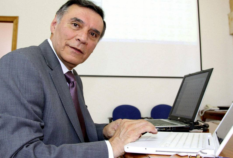 Ecuador acudirá a la Asamblea de la Interpol para pedir extradición de Mahuad