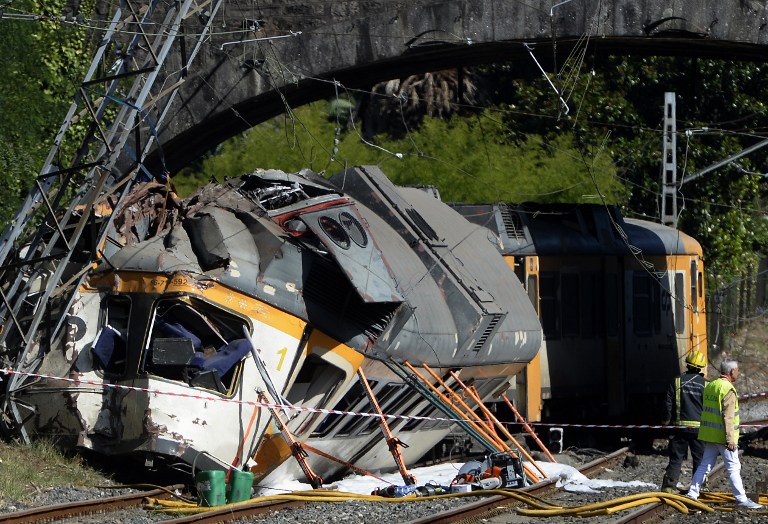 Cuatro muertos al descarrilar un tren portugués en noroeste de España