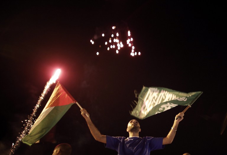 Palestinos celebran el alto al fuego acordado entre Israel y Hamas