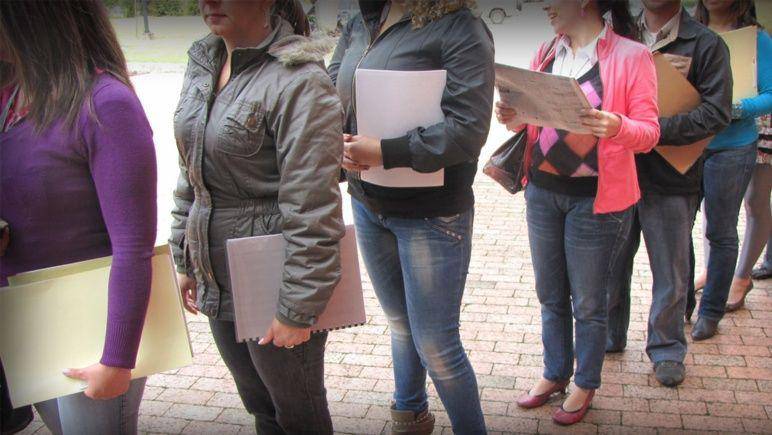 Mujeres acceden al mundo laboral un 20% menos que los hombres, dice FMI