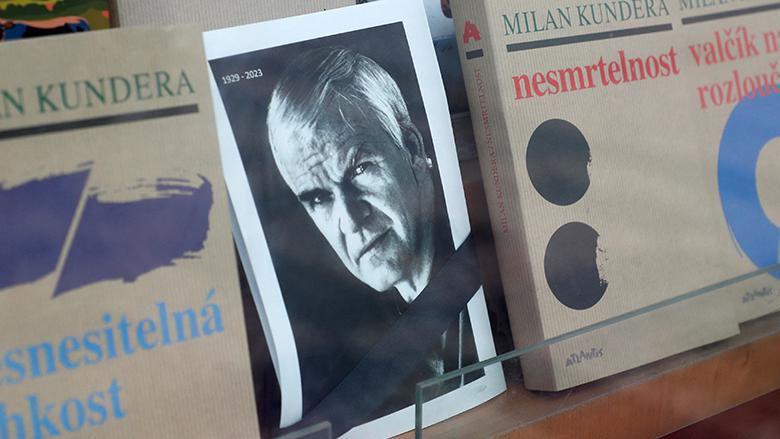 3 libros de Milan Kundera que debes leer además de “La insoportable levedad del ser”