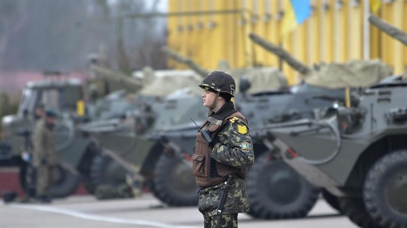 Rusia pide rendición a tropas de Ucrania en Crimea