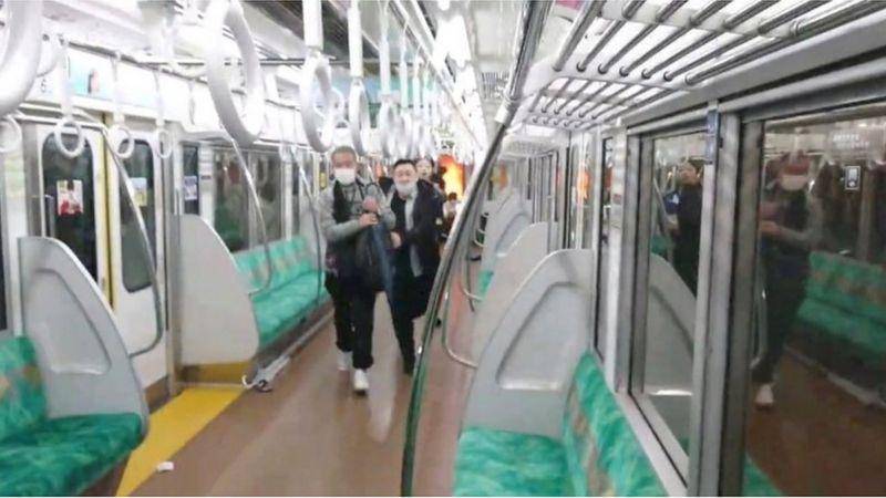 Tokio: el pánico por el ataque de un hombre disfrazado de Joker en un tren en la noche de Halloween