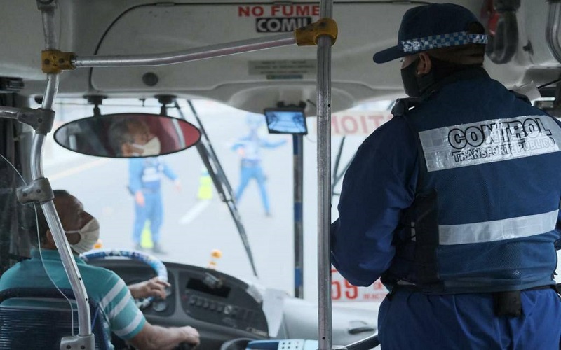 ATM realiza control por exceso de pasajeros en Guayaquil