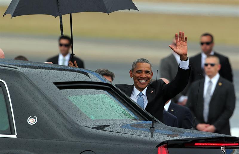 Barack Obama llega a Cuba y hace historia