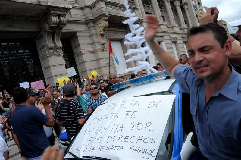 Al menos 7 muertos en la oleada de saqueos que sacude Argentina