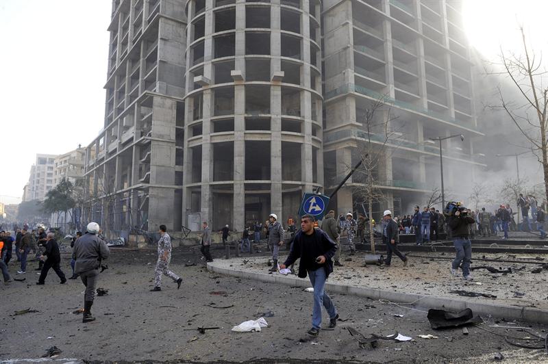5 muertos y más de 50 heridos en atentado con coche bomba en Beirut
