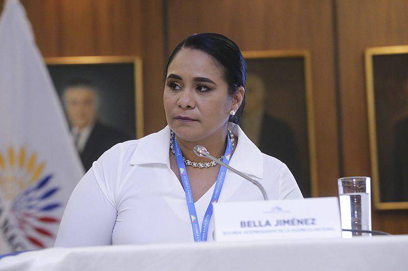 Izquierda Democrática expulsa a Bella Jiménez del partido, tras supuesto acto de corrupción