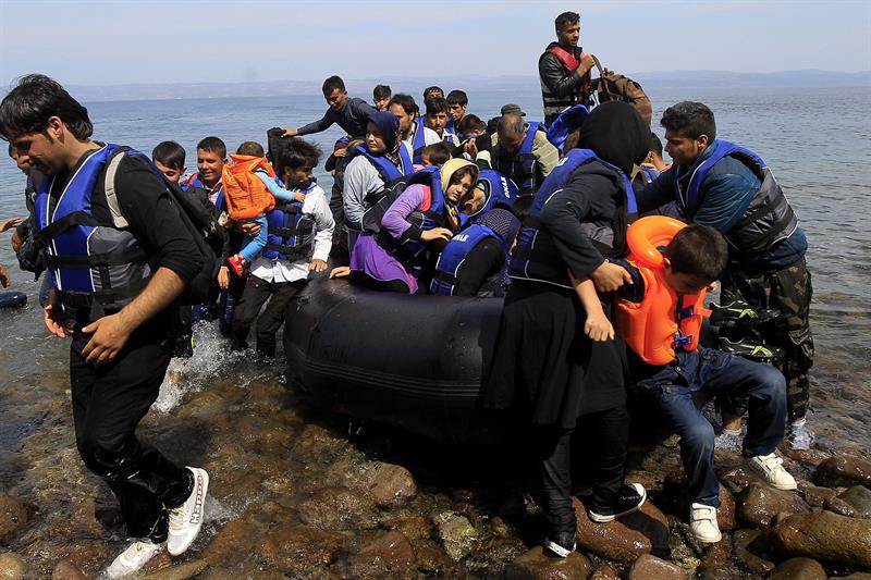 Merkel reclama un reparto &quot;obligatorio&quot; de los refugiados entre los países de la UE