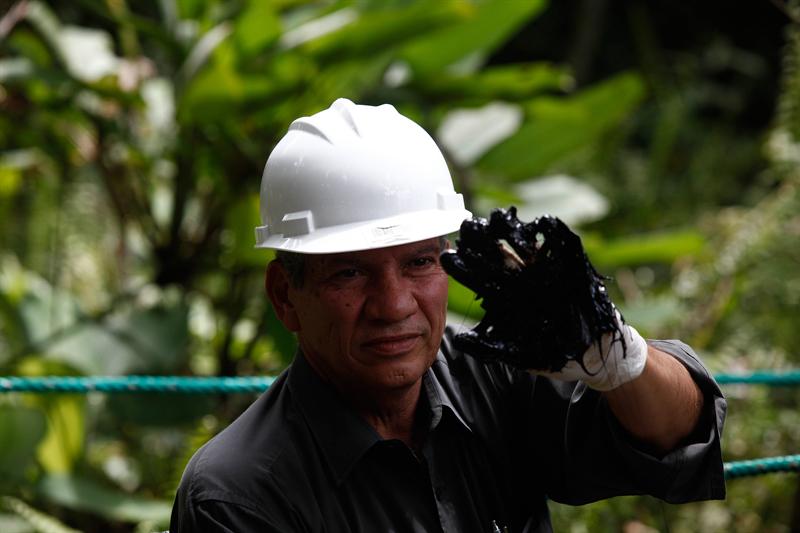 Activistas constataron la contaminación dejada por Chevron en Ecuador