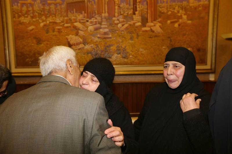 Monjas de Maalula regresan a Siria tras su liberación en frontera con Líbano