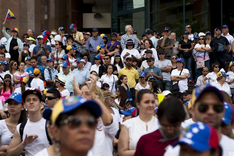 Estudiantes vuelven a las calles y exigen claridad a Gobierno de Maduro