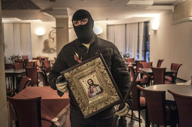 Policía ucraniana libera a decenas de prorrusos detenidos en Odessa