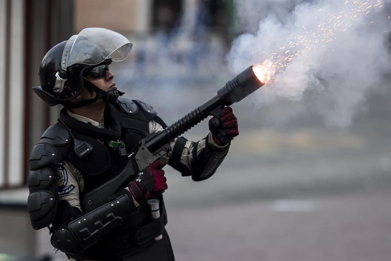 Estudiantes relatan abusos de la Guardia Nacional de Venezuela