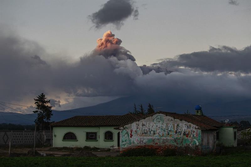 El volcán Cotopaxi amaneció sin novedades, según portavoz