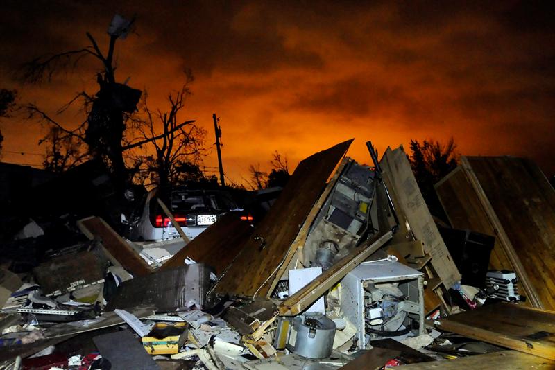 Cinco muertos en Oklahoma por la ola de tornados en EE.UU.