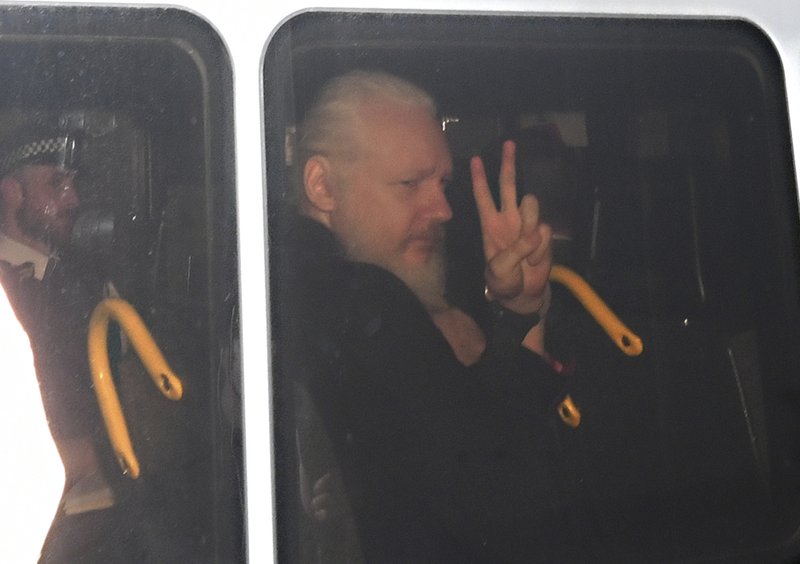 Reino Unido no descarta extradición de Assange a EE.UU.