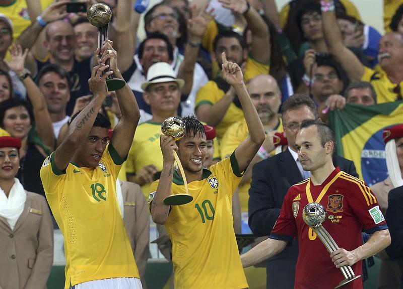 Neymar Balón de Oro; Iniesta de Plata y Paulinho de Bronce