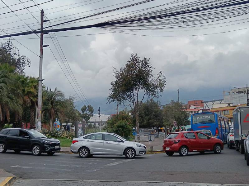 Circulación de vehículos en La Floresta.