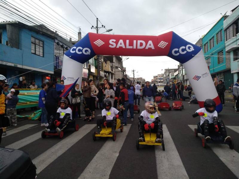 Competencia de coches de madera en la Ciudadela Ibarra.