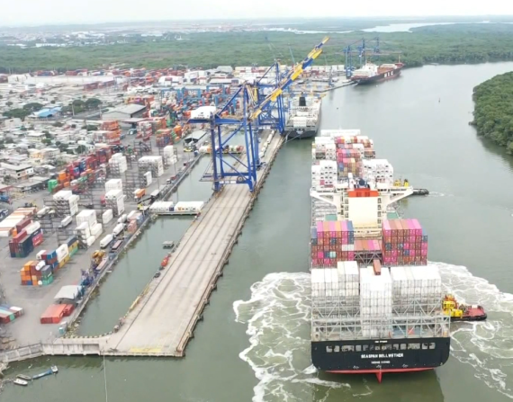 El Terminal Portuario de Guayaquil colapsó por el aumento de contenedores que llegan desde China