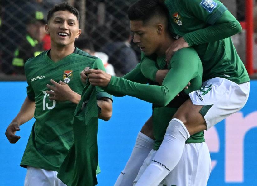 Jugadores de Bolivia celebrando la goleada.