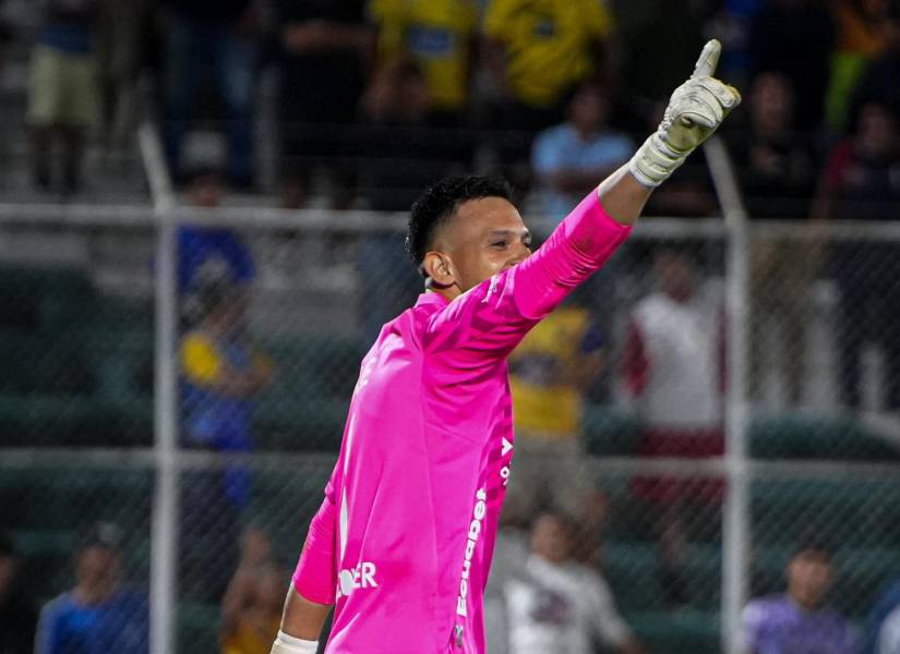 Gonzalo Valle celebra al atajar un penal a Bonita Banana por Copa Ecuador