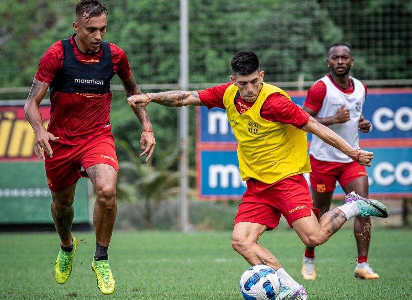 Jugadores de Barcelona SC en el entrenamiento previo al encuentro ante Aucas.