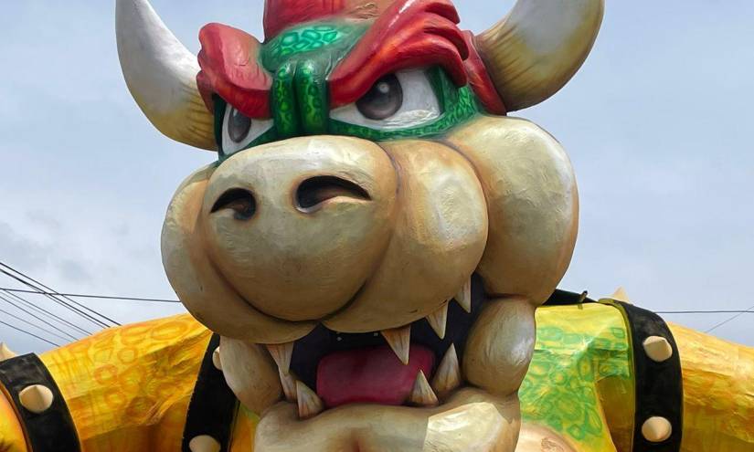 Bowser es un personaje de los videojuegos de Nintendo y principal antagonista en la franquicia de Mario Bros que este año estrenó una película en cines y ha sido retratada como parte de uno de los monigotes gigantes en Guayaquil.