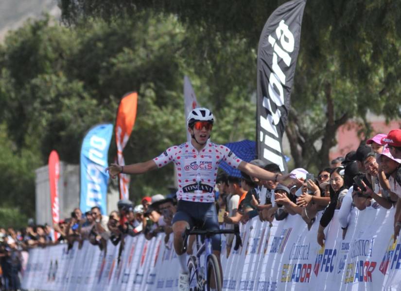 El ecuatoriano Juan Carlos Córdova ganó la sexta etapa de la Vuelta al Ecuador.