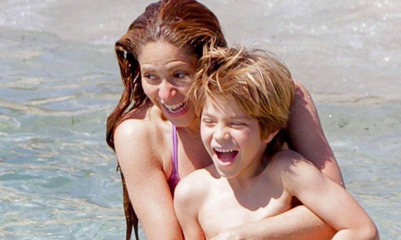 Imagen de archivo de Shakira y su hijo menor, Sasha.