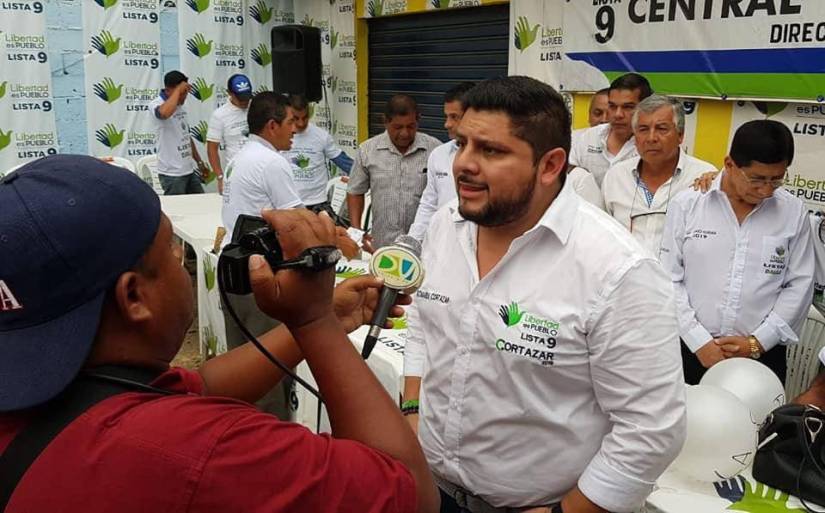 Imagen de Leonardo Cortázar, como coordinador del movimiento Libertad es Pueblo, en una foto tomada en 2018