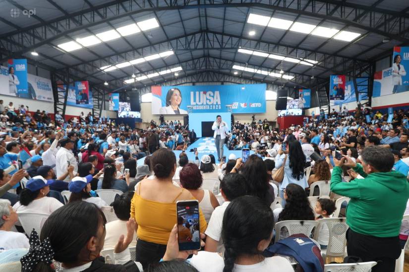 Lanzamiento de la campaña presidencial de la candidata Luisa González, en Quito.