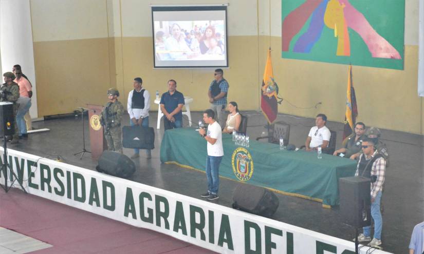 El candidato presidencial, Daniel Noboa Azin acudió a un evento en la Universidad Agraria, en Guayaquil, para conocer las necesidades de la comunidad estudiantil.