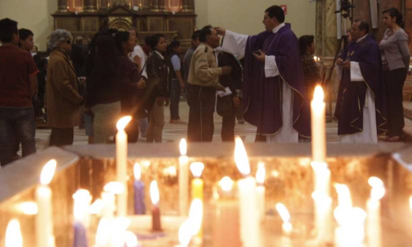 Comunidad Católica Celebra El Miércoles De Ceniza 4172