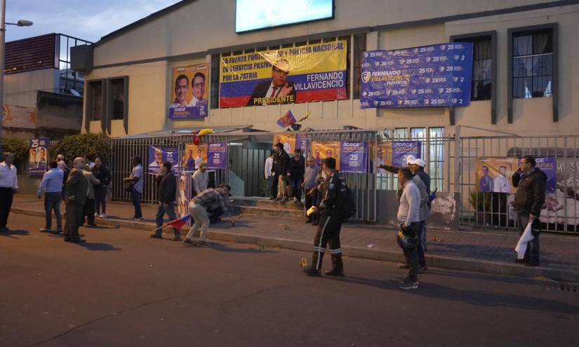 Quito 9 de agosto 2023. Inmediaciones del colegio Anderson donde se suscitó el atentado en contra del candidato Presidencial Fernando Villavicencio.