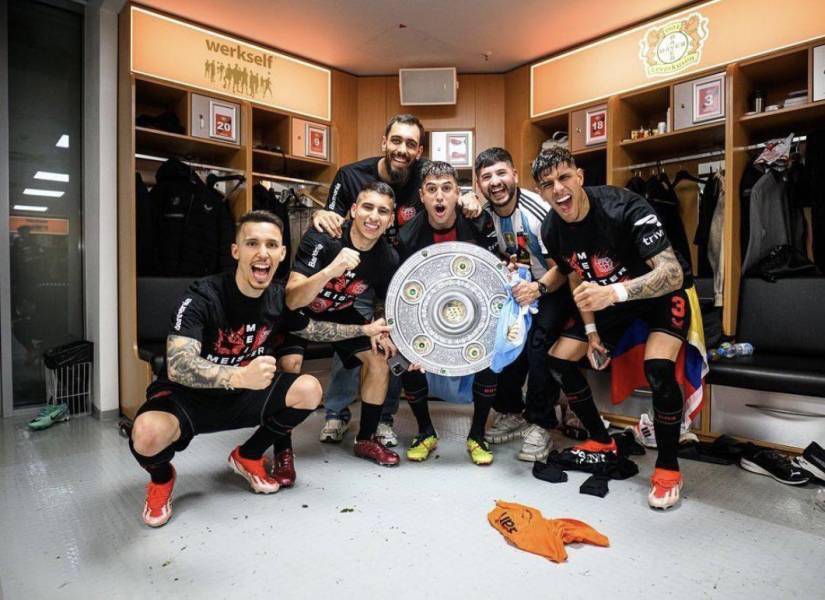 Piero celebrando su título de Bundesliga.