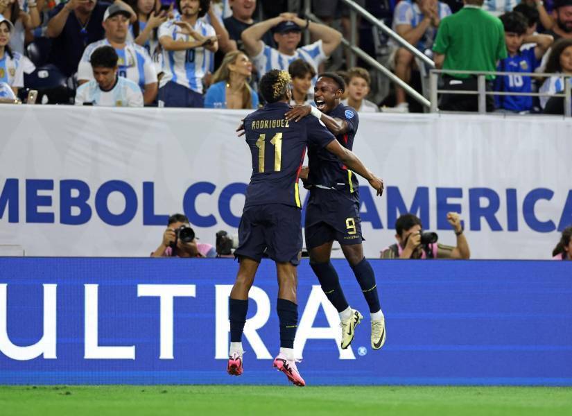 Kevin Rodríguez celebrando el gol que le anotó a Argentina e los cuartos de final de la Copa América.