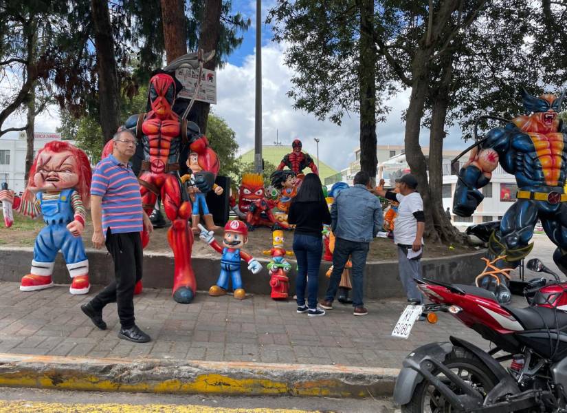 En el parque de Carcelén también se venden los muñecos.