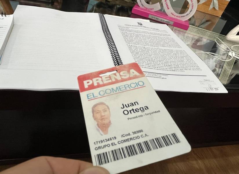 La credencial de Javier Ortega junto a las actas desclasificadas del Cosepe.