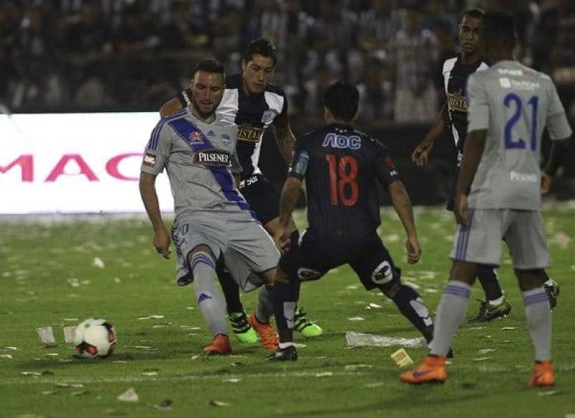 Archivo Alianza Lima vs. Emelec Noche Blanquiazul 2016.