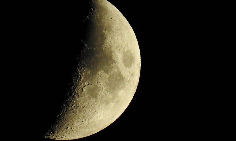 Imagen referencial de la Luna