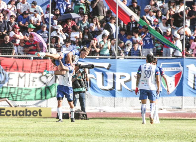 Imbabura SC sorprendió al golear por 4-0 a Liga de Quito.