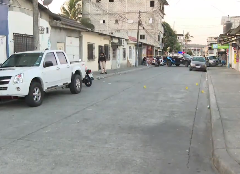 Foto de una escena de crimen en Los Vergeles, norte de Guayaquil.