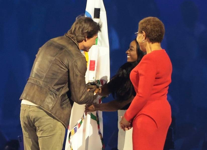 Fotografía de Tom Cruise en su presentación en los Juegos Olímpicos 2024