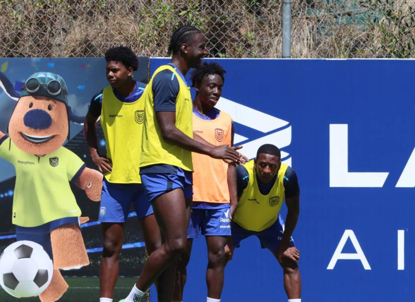 Yaimar Medina sorprendió a Sebastián Beccacece durante los entrenamientos de la selección de Ecuador.